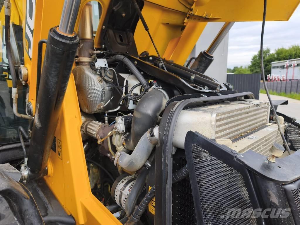JCB 4 CX Pro Backhoe loaders