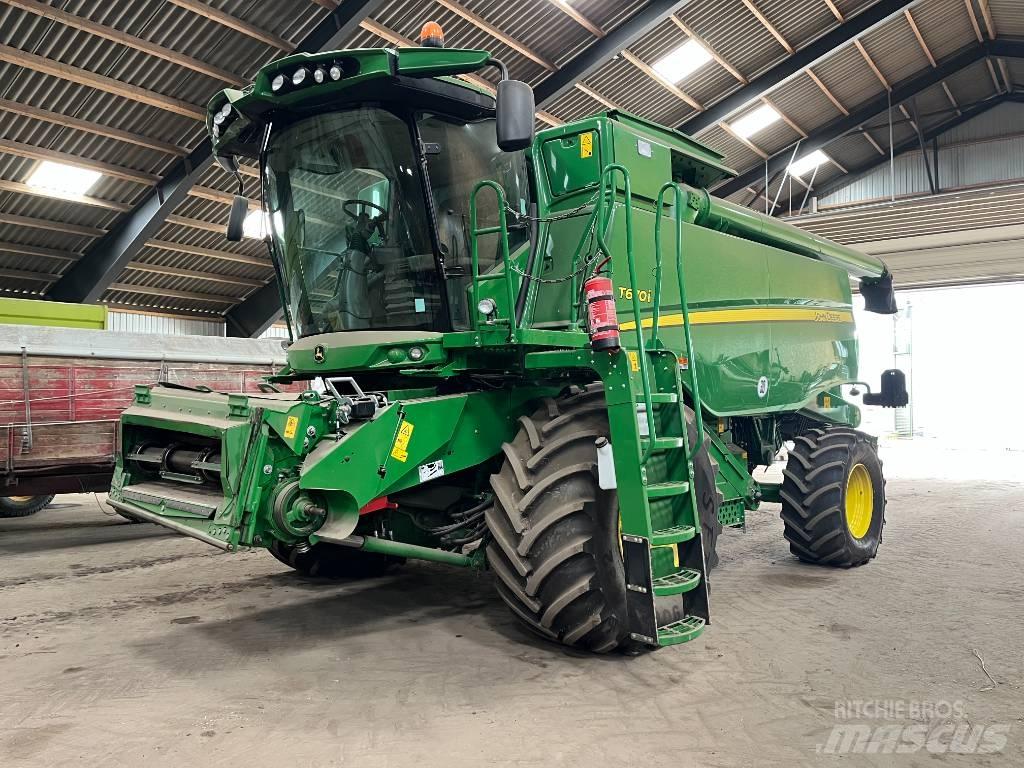 John Deere T670 Combine harvesters