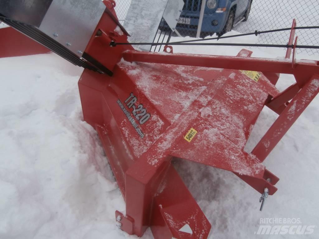 TR 220 Snow throwers