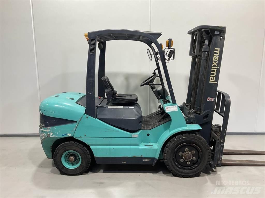 Maximal FD35T Diesel trucks