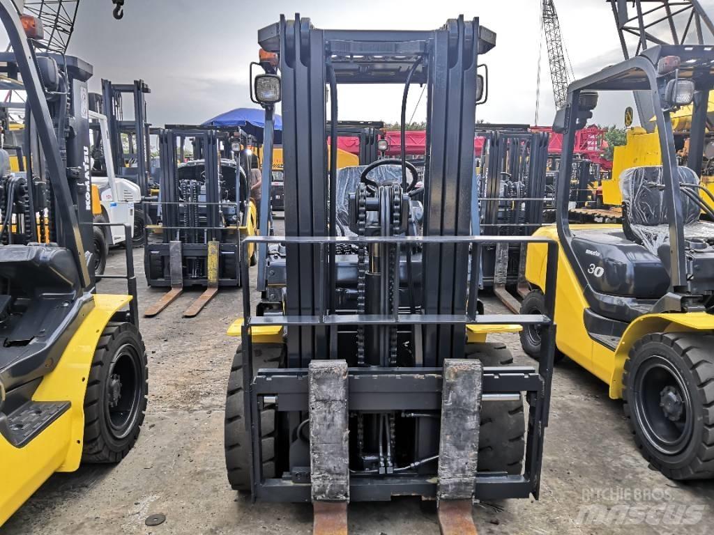 Komatsu 3 Ton Diesel trucks