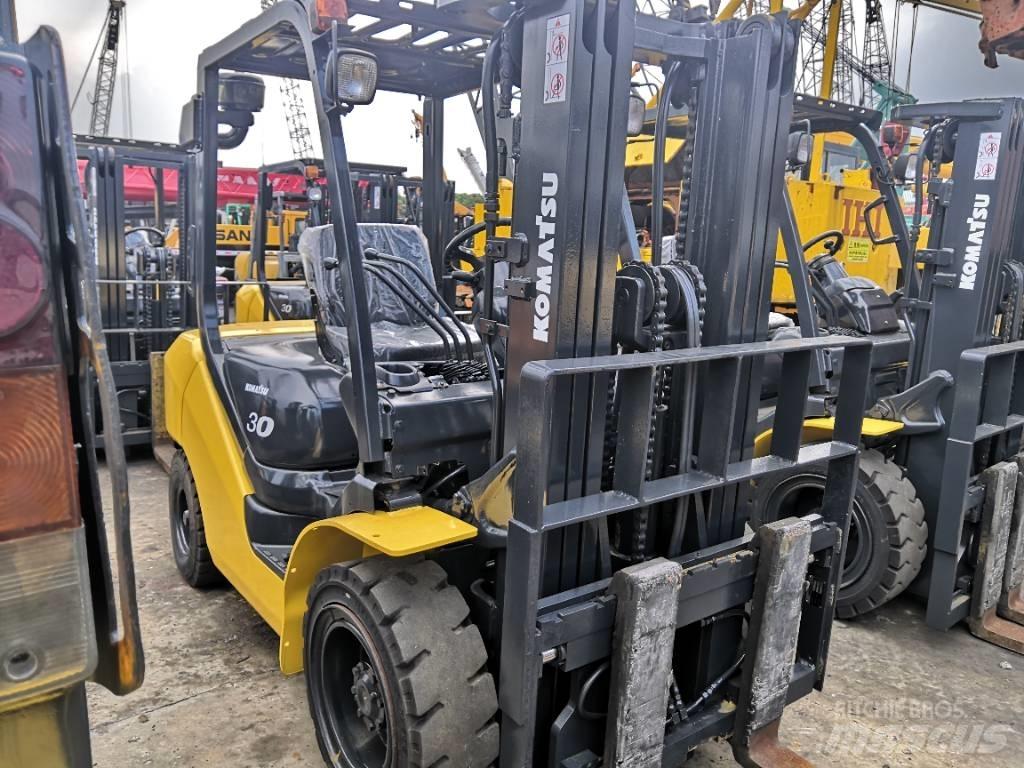 Komatsu 3 Ton Diesel trucks