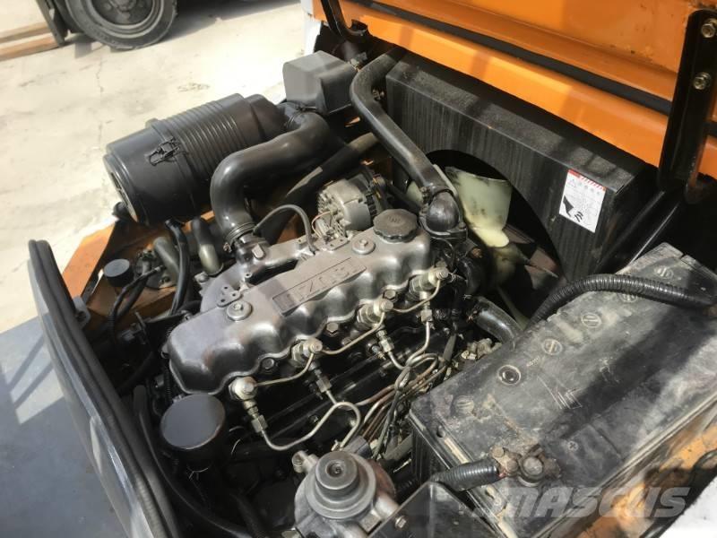 TCM FD 30 Diesel trucks