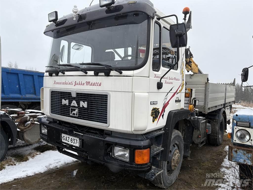 MAN 4*4 Crane trucks