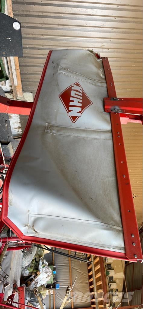 Kuhn GA 6632 Windrowers
