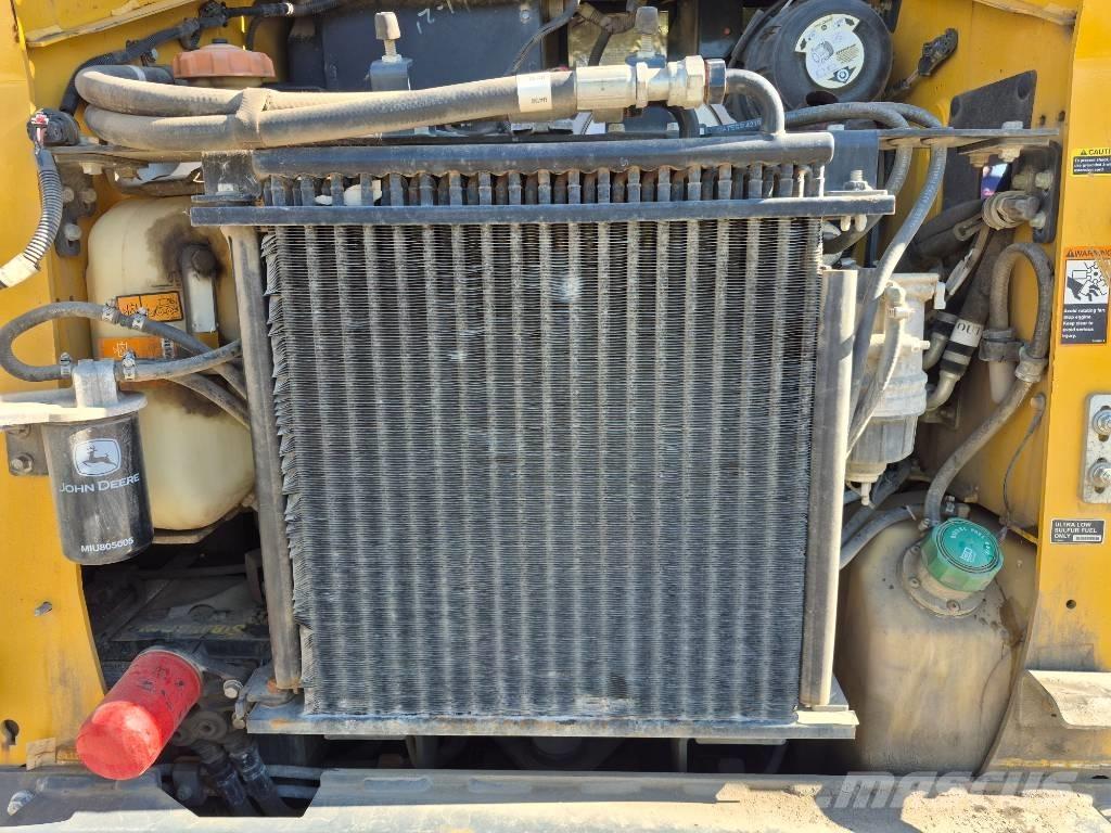 John Deere 312 Skid steer loaders