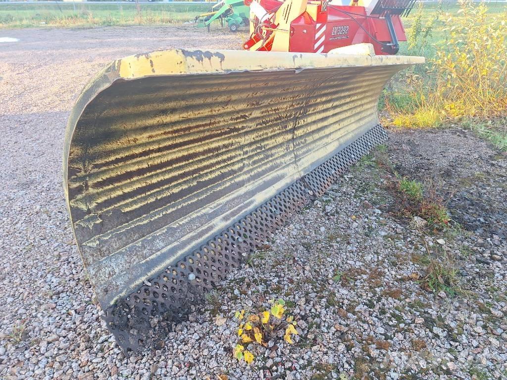  OMT 300 Snow blades and plows