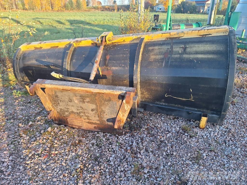  OMT 300 Snow blades and plows