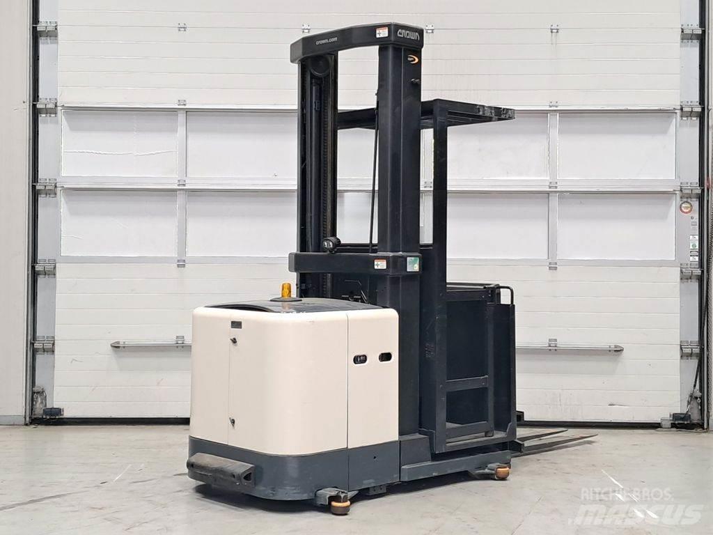Crown SP3512 Low lift order picker