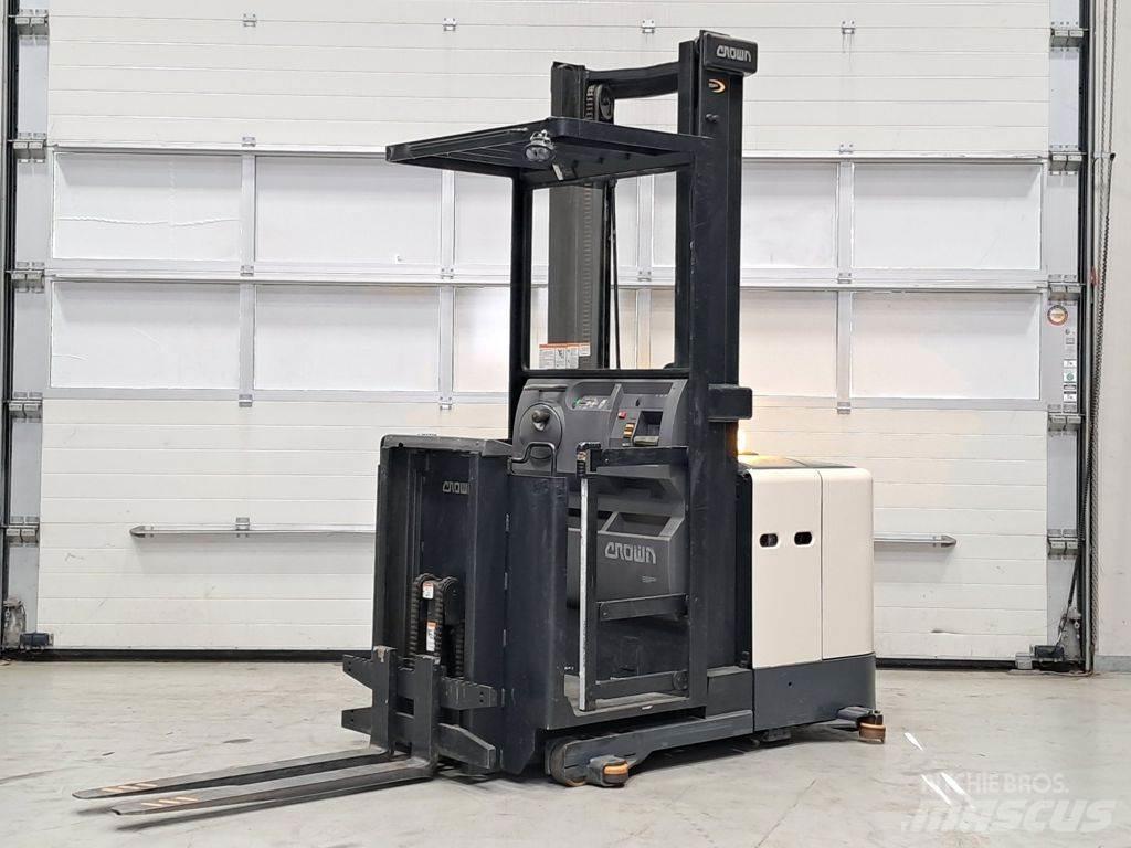 Crown SP3512 Low lift order picker