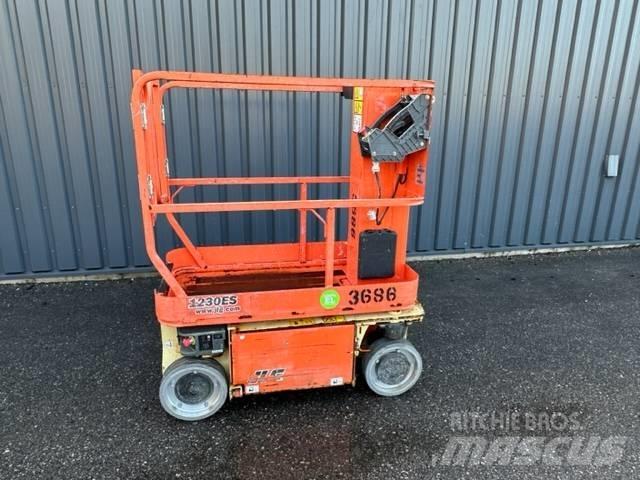 JLG 1230 ES Vertical mast lifts