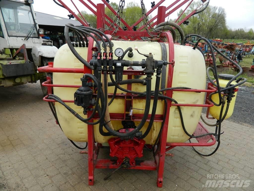 Hardi 1200 Mounted sprayers