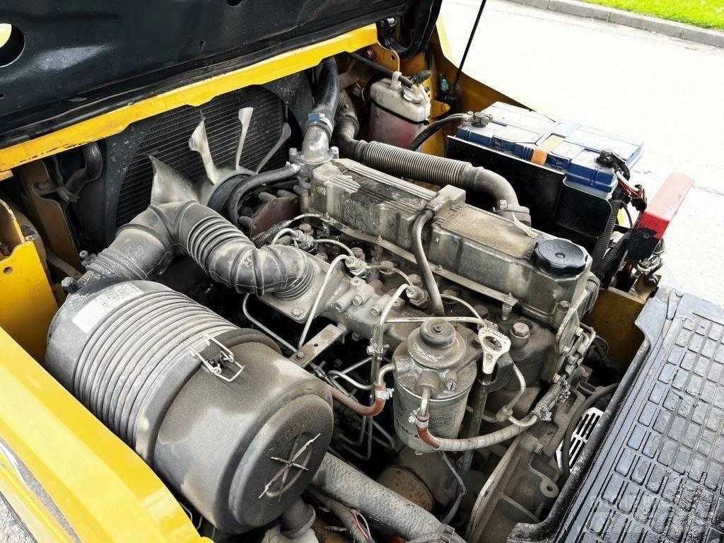 CAT DP25NT Diesel trucks