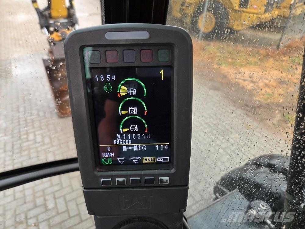 CAT M313D Wheeled excavators