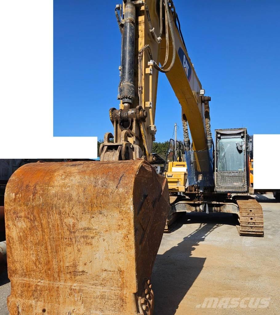 CAT 330FL Crawler excavators