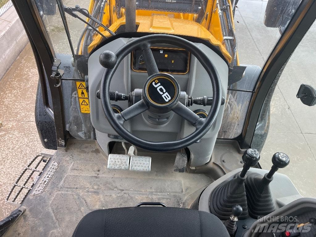 JCB 3 CX / compact Backhoe loaders