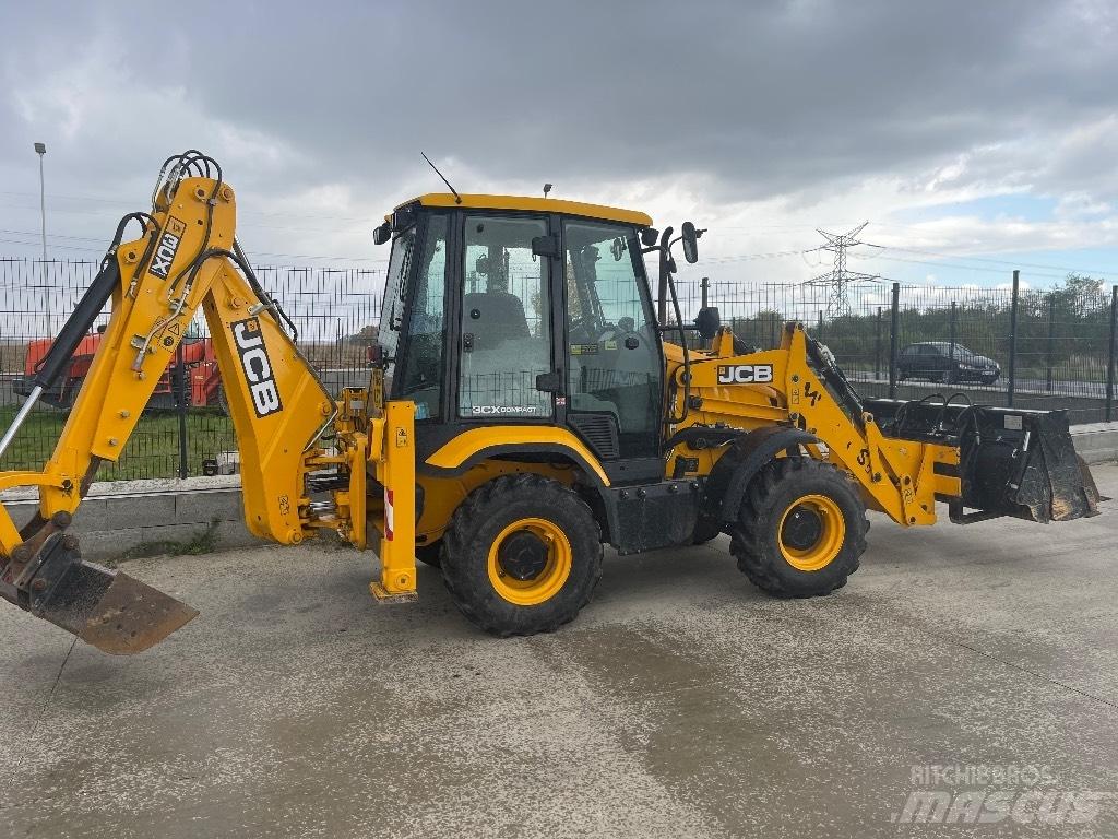 JCB 3 CX / compact Backhoe loaders