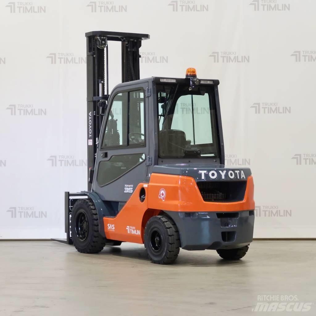 Toyota 52-8FDJF35 Diesel trucks