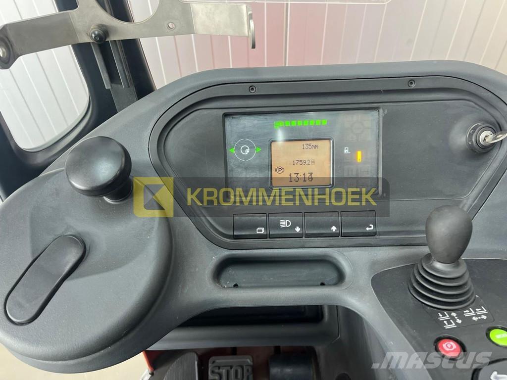 Linde R 16 Reach trucks