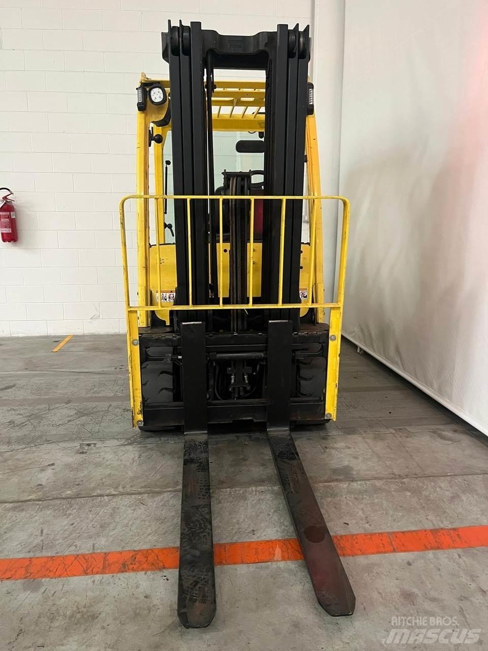 Hyster J3.5XN Electric forklift trucks
