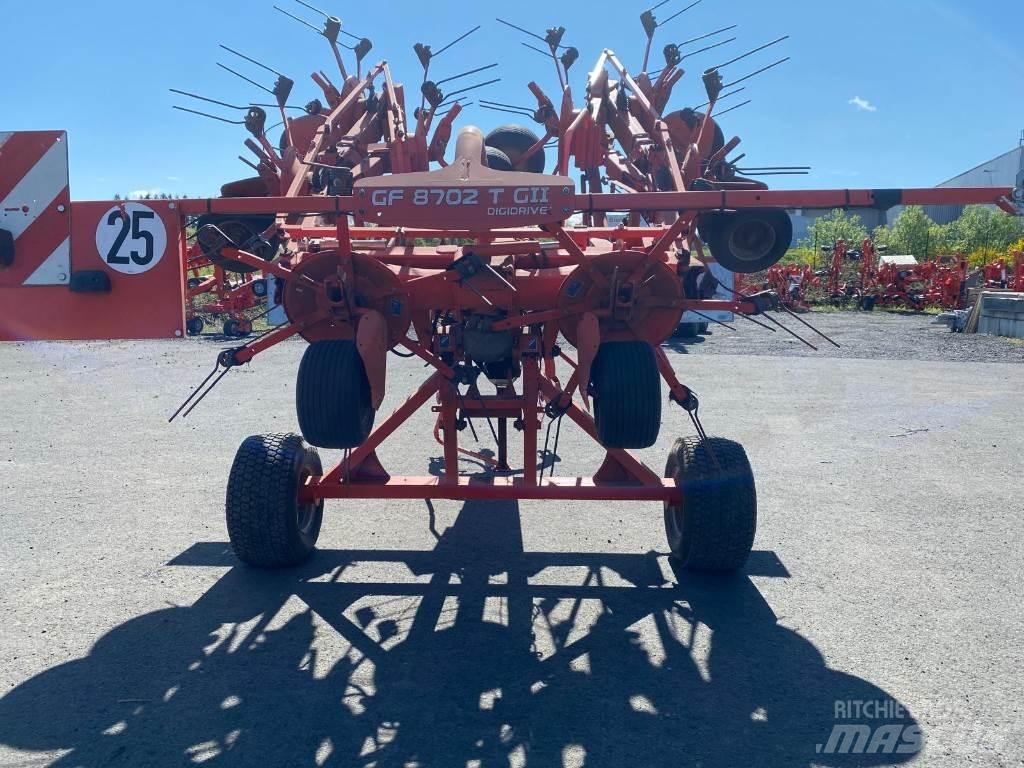 Kuhn GF8702T Rakes and tedders