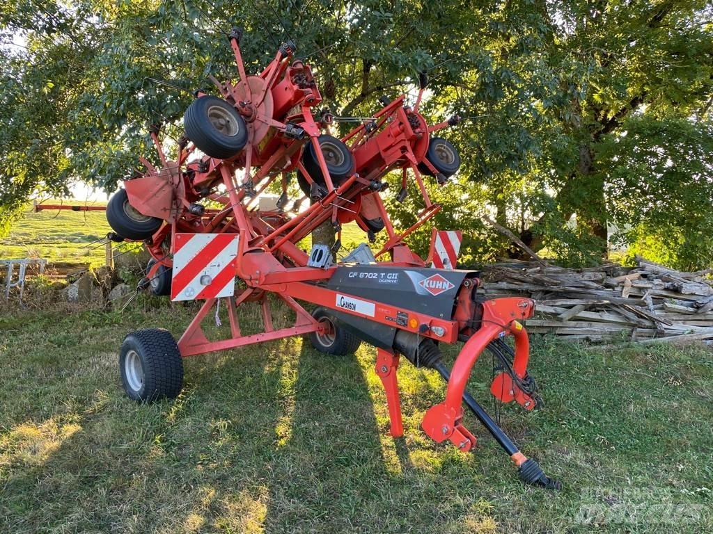 Kuhn GF8702T Rakes and tedders