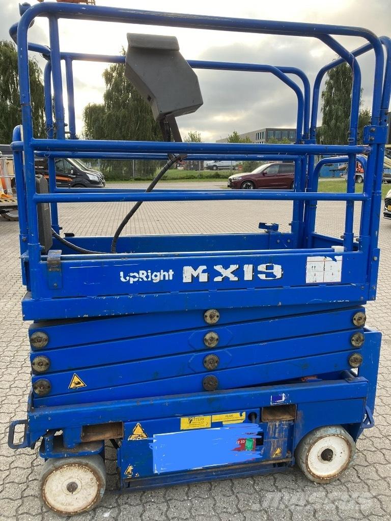 UpRight MX19 Scissor lifts