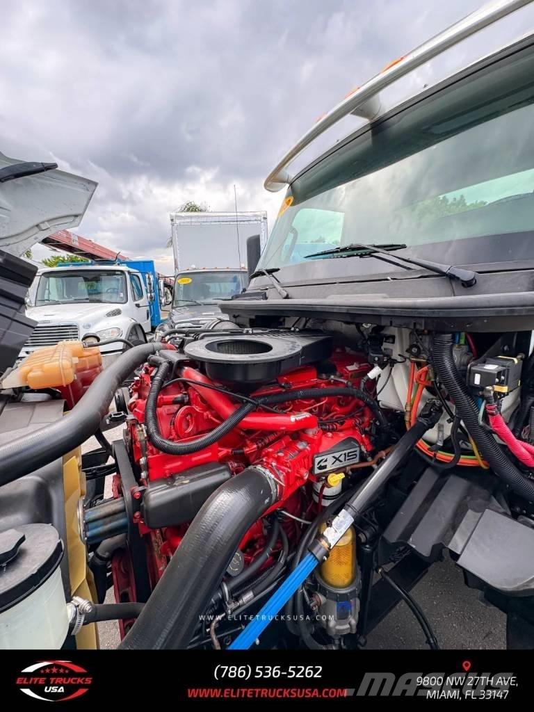 International LT Tractor Units