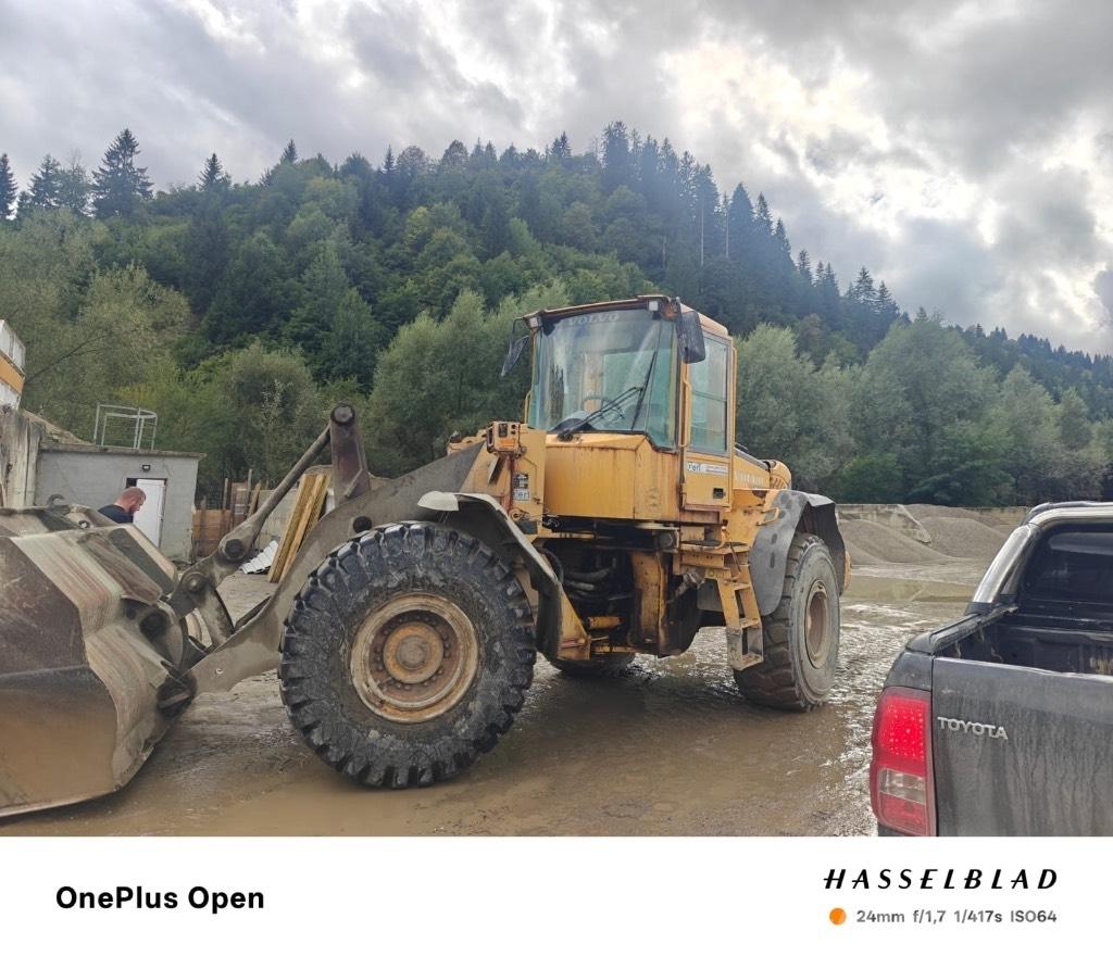 Volvo L 120 Booms and arms