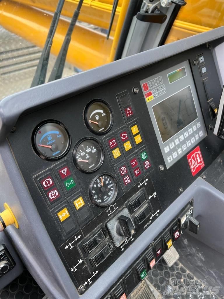 Tadano ATF 100 G-4 All terrain cranes