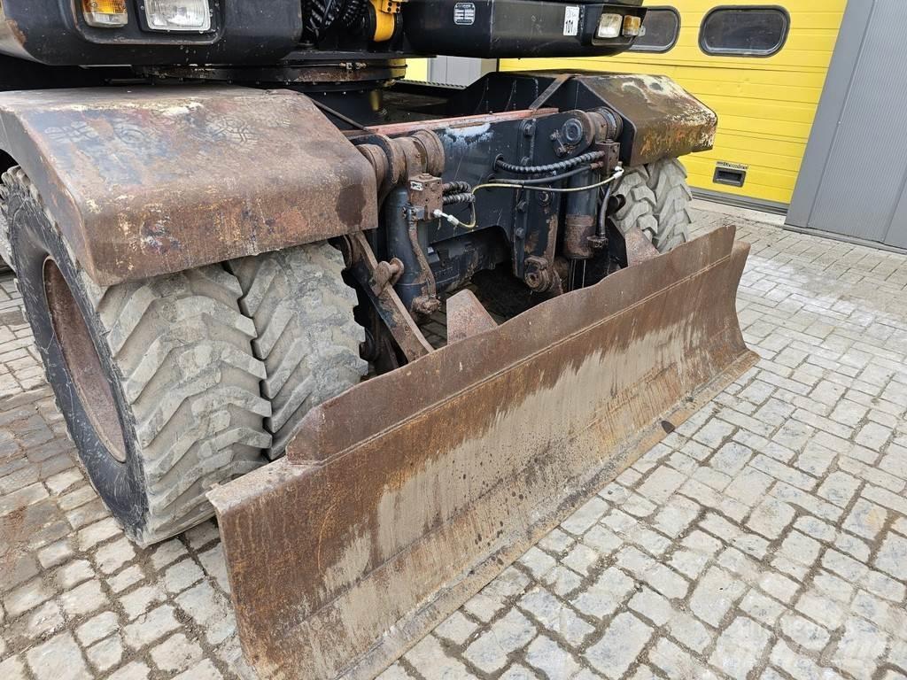 Hyundai R140W-7A Wheeled excavators