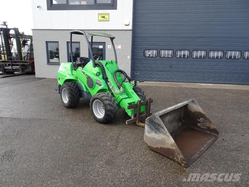 Avant 750 Mini loaders