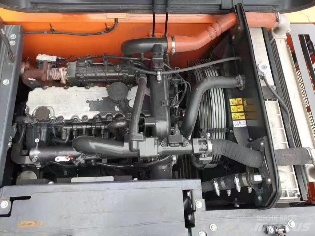 Doosan DX 225 LC Crawler excavators