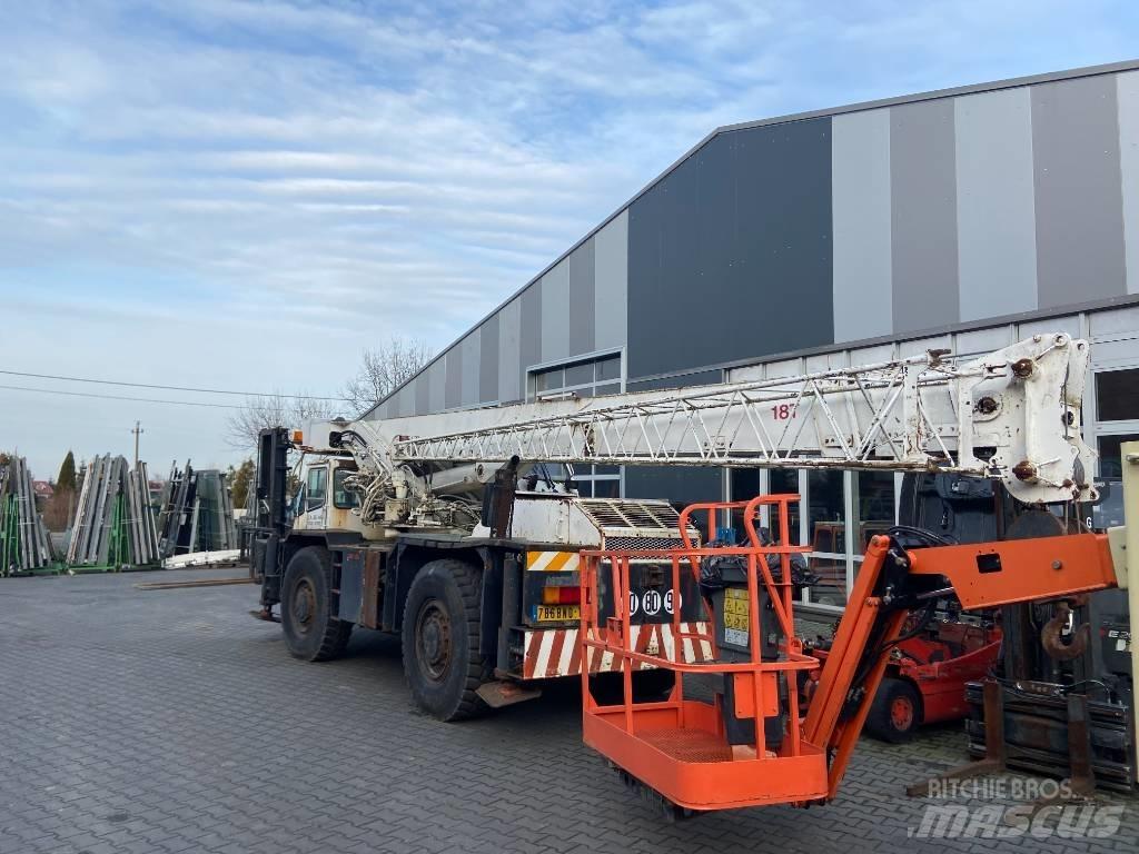 P&H OMEGA S20 All terrain cranes