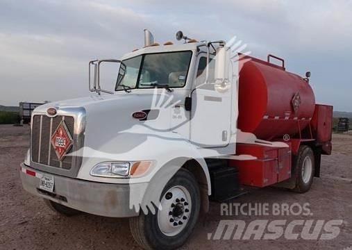 Peterbilt 335 Construction - Others