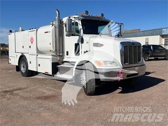 Peterbilt 337 Construction - Others