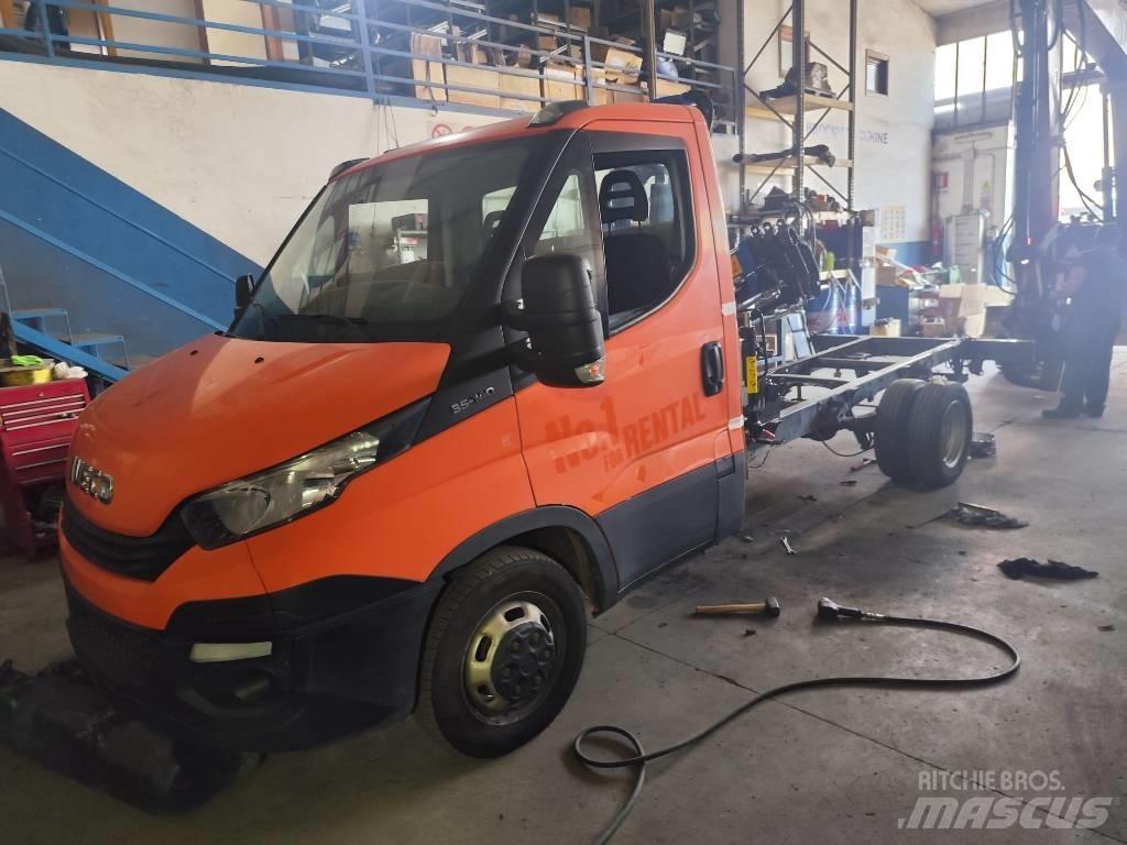 Iveco Daily 35-140 Crane trucks
