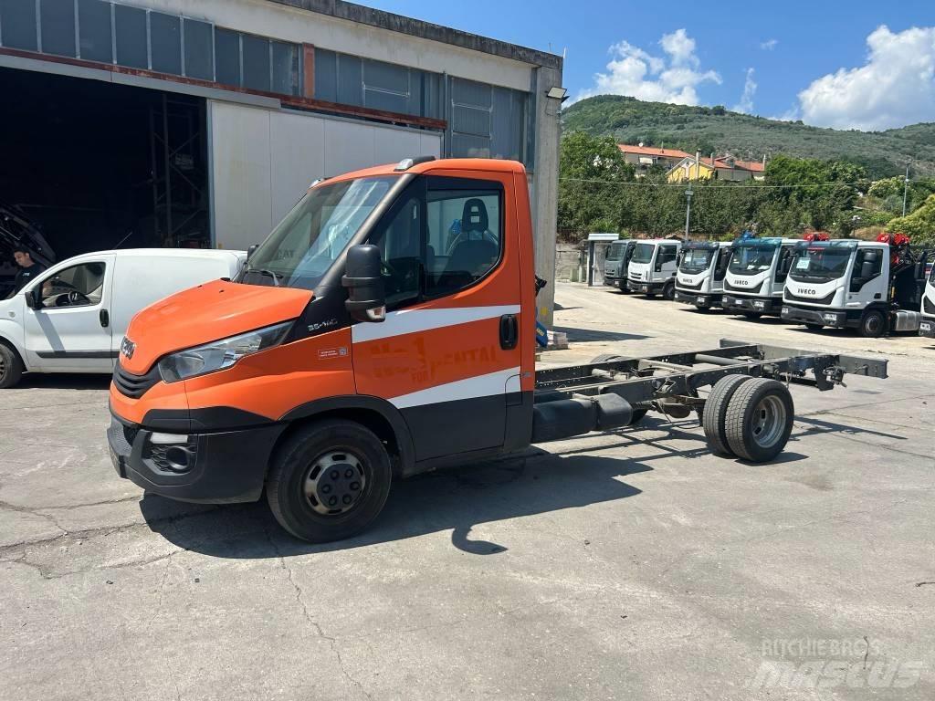 Iveco Daily 35-140 Vehicle transporters