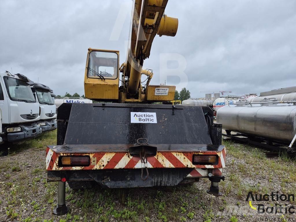 Gottwald AMK 46 All terrain cranes