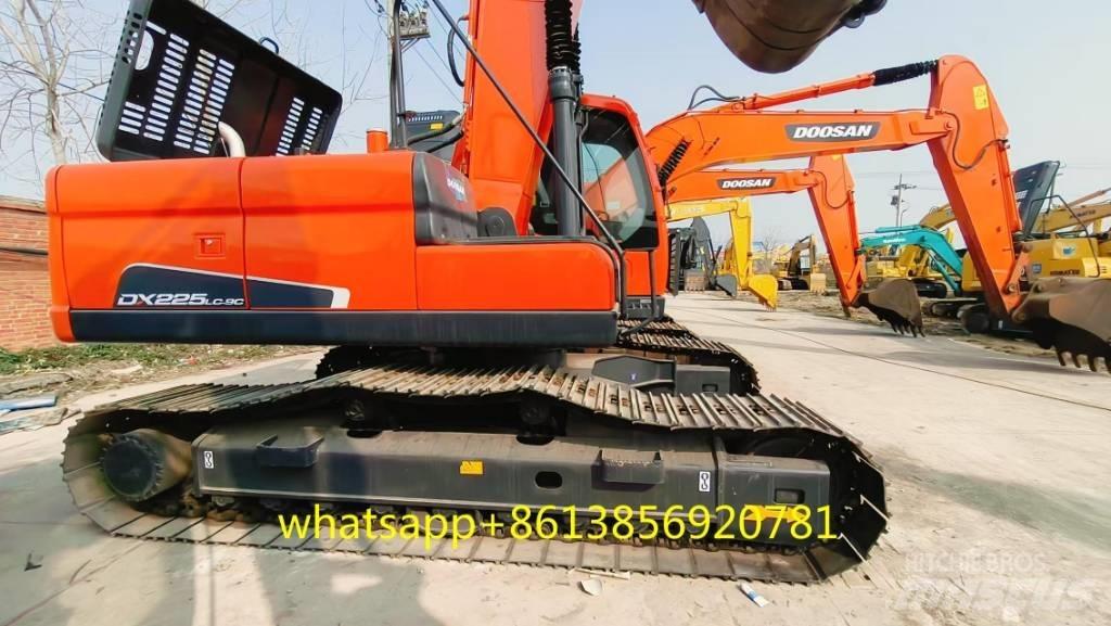Doosan DX 225 Crawler excavators