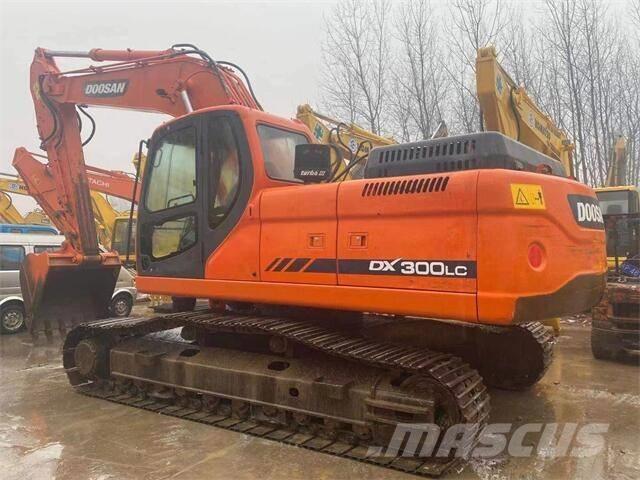 Doosan DX300 Crawler excavators