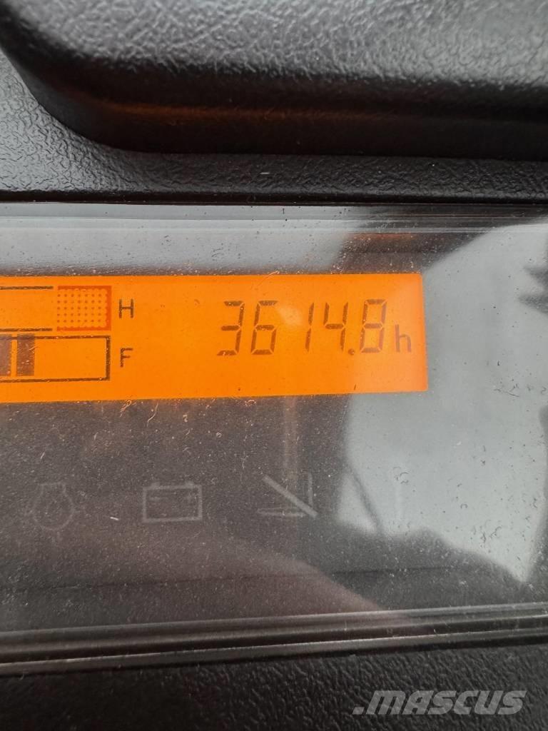 Toyota 02-8 FDF 30 Diesel trucks