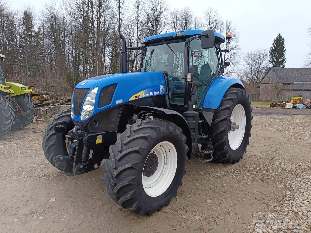 New Holland T7040 Tractors