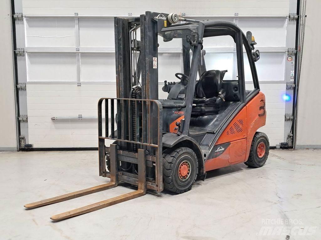 Linde H25D-02 Diesel trucks