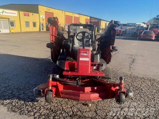 Toro 4000 Riding mowers