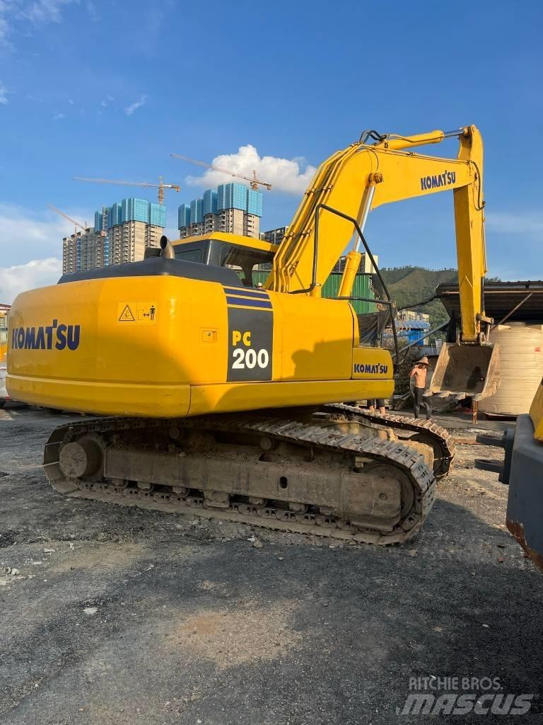 Komatsu PC 200-7 Crawler excavators