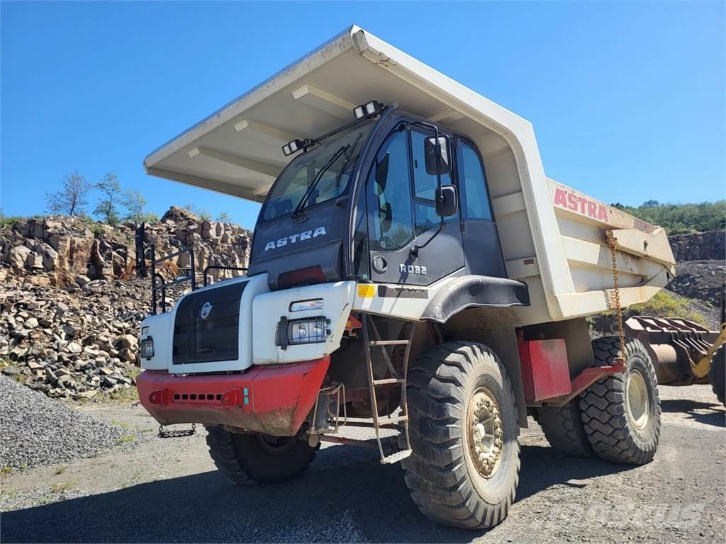 Astra RD32 Tipper trucks