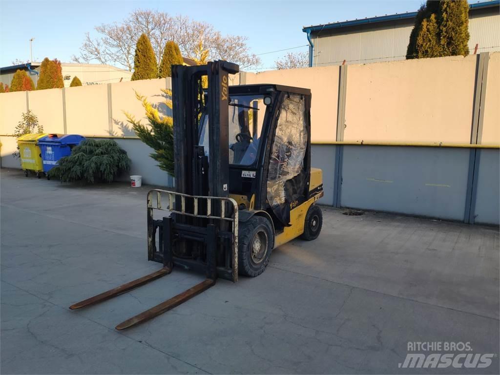 Yale GDP35VX Diesel trucks