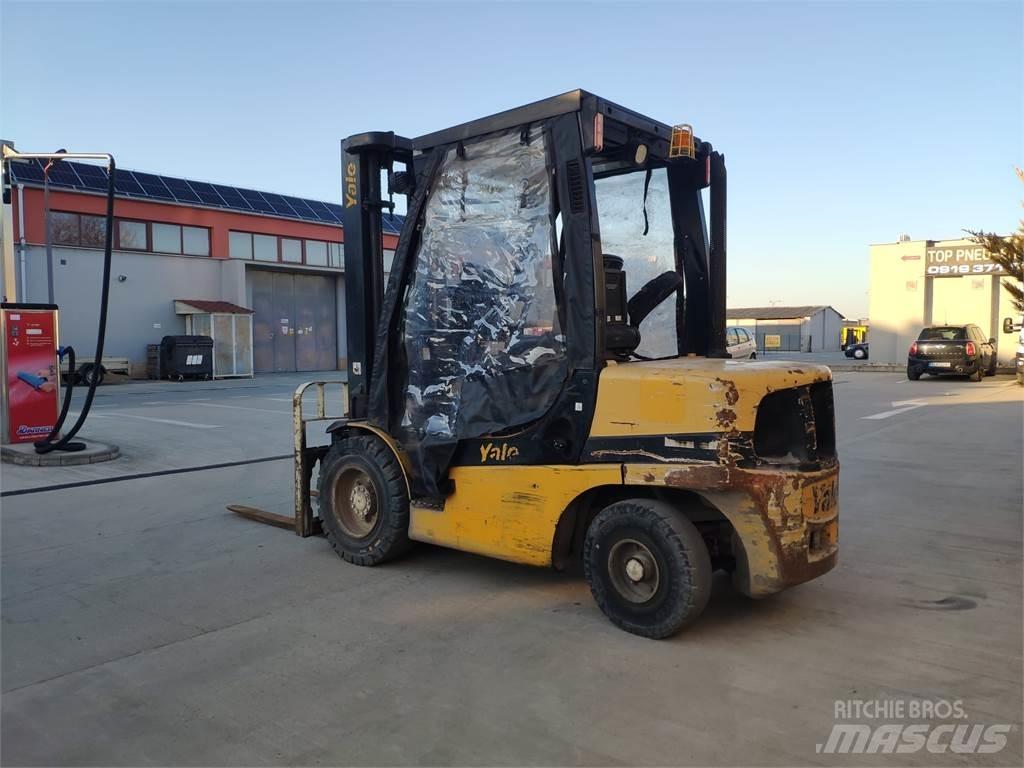 Yale GDP35VX Diesel trucks