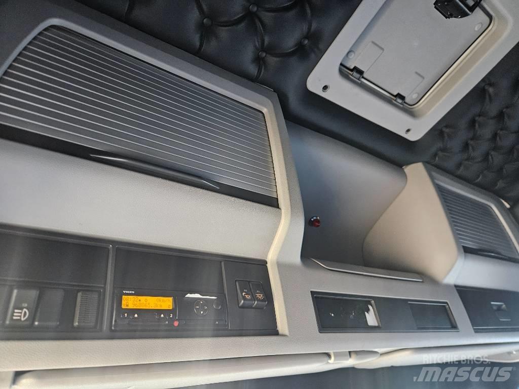 Volvo FM11 Box body trucks
